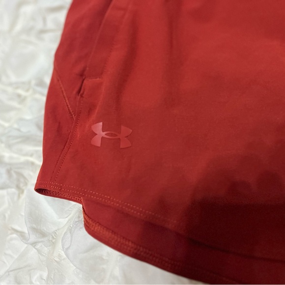 Under armour red maroon shorts size large - Picture 2 of 4